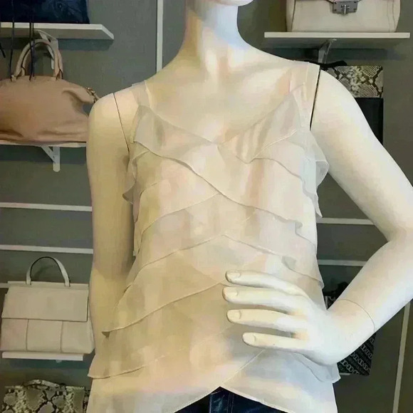 White House/Black Market - Picture 2 of 10